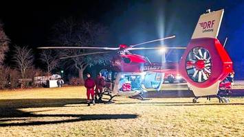 brandbeschleuniger am lagerfeuer: 17-jährige lebensgefährlich verletzt