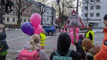 gefährlicher schulweg: politik fordert bremsschwellen an gärtnerstraße