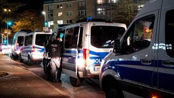 Fahnder hören verdächtige Geräusche – Polizei umstellt Wohnhaus in Othmarschen