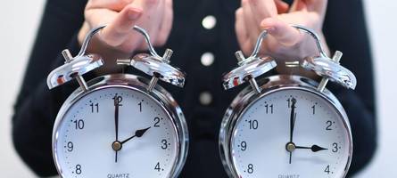 So sehr belastet die Zeitumstellung den Körper