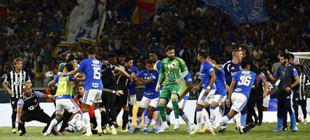 23 Rote Karten in einem Spiel: Gewaltorgie in Brasiliens Fußball