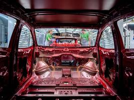 automobilindustrie: vw in der krise: gewinn bricht um die hälfte ein