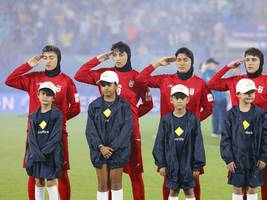 Krieg in Iran: Asyl statt Gefängnis für Irans Fußballerinnen