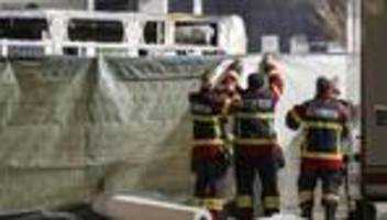 Kanton Freiburg: Mindestens sechs Tote bei Brand eines Linienbusses in der Schweiz