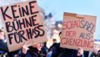 lesung von alice schwarzer: ich wünsche mir mehr verantwortungsbewusstsein