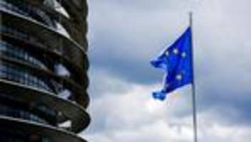 EU-Asylpolitik: Europaparlament bringt Rückkehrzentren für Asylsuchende voran