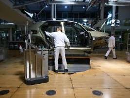 experte sieht harte einschnitte: die party ist vorbei - vw-mitarbeiter müssen kröten schlucken