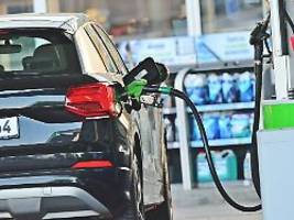 Riecht förmlich nach Abzocke: SPD-Fraktion will Sprit-Preiserhöhung nur einmal pro Tag erlauben