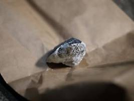 So groß wie ein Tennisball: Nach Meteoriteneinschlag dürfen Finder die Bruchstücke behalten