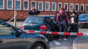 autofahrer mit waffe bedroht – zivilfahnder stoppen drei männer in hamm