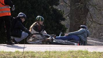 frau stürzt mit fahrrad – „die pfefferkörner“ sind sofort zur stelle