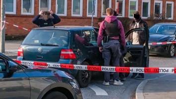 Autofahrer mit Waffe bedroht – Zivilfahnder stoppen drei Männer in Hamm