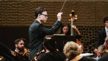 bremer gastspiel in der elbphilharmonie: erst die Übung macht den maestro