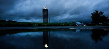 Gewinn bei VW 2025 um knapp die Hälfte eingebrochen