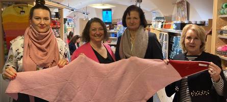 Stricken gegen Brustkrebs: In jeder Masche stecken gute Wünsche und Hoffnung