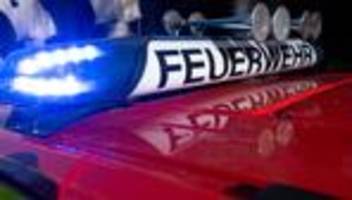 feuerwehr im einsatz: brand in leerstehender villa