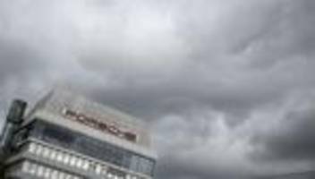 porsche: gewinn von sportwagenbauer porsche bricht fast vollständig ein