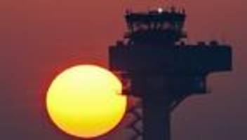 Flugverkehr: Flugbetrieb am BER wegen unbekannten Objekts vorübergehend eingestellt