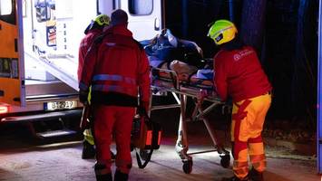 spandau: feuer in wohnhaus – ein mensch lebensgefährlich verletzt