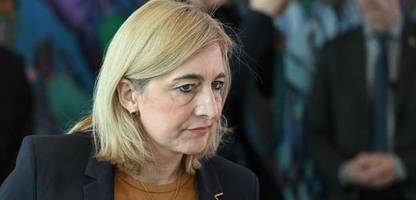 nina warken: gesundheitsministerin verwechselt die straße von hormus mit dem suezkanal