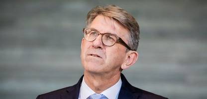 Wolfram Weimer und der Buchhandlungspreis: Ausgeschlossene Läden werfen dem Kulturstaatsminister Täuschung vor