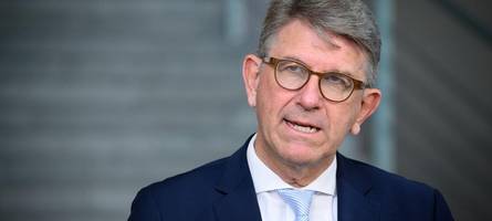 Buchhandelspreis: Anwälte werfen Kulturstaatsminister Wolfram Weimer Lüge vor