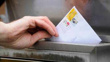 rentnerin (80) findet ungeöffnete nachbarschaftspost im müll – postbote fristlos entlassen