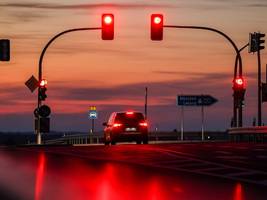 Benzin und Diesel: Ein Liter Sprit kostet mehr als zwei Euro – und die Nation rastet aus