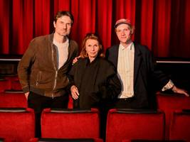 nach schwerem unfall auf der bühne: senta berger ist zurück im kino – und zwar live