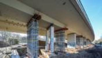 Brückenabsicherung: Weiter Streit um marode Agra-Brücke bei Leipzig