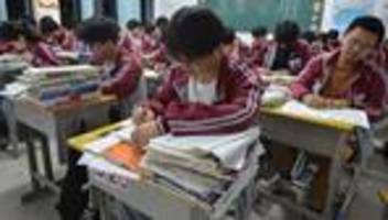 China: Neues Gesetz in China erhöht Kritikern zufolge Druck auf Minderheiten