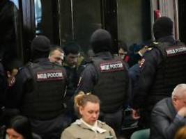 angriff auf crocus city hall: lebenslange haftstrafen nach anschlag bei moskau verhängt