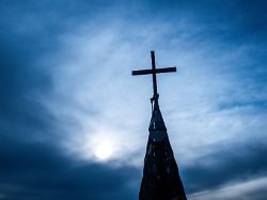 Kommission legt Bericht vor: Katholische Kirche zahlt über 90 Millionen Euro an Missbrauchsopfer