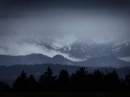 schönwetterphase vorbei: sturmtief gina bläst den frühen frühling davon