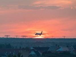 teures kerosin und umwege: iran-krieg treibt flugpreise auf rekordhöhe