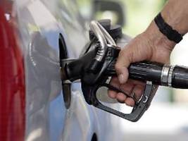 Zittern an der Tankstelle: Kraftstoffpreise signalisieren Atempause