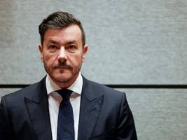 signa-pleite: hobeln im ziegelstadel