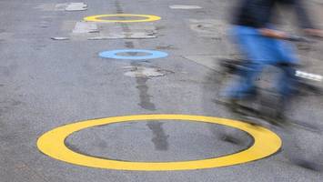 Bunte Kreise auf Straße in Eimsbüttel aufgetaucht – das hat es damit auf sich