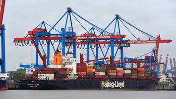 hapag-lloyd-containerschiff im persischen golf nach beschuss in brand geraten