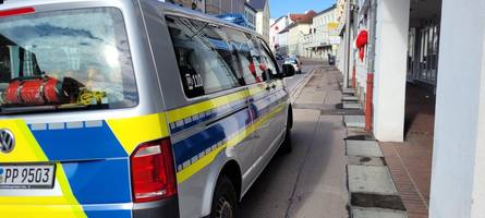 Großer Polizeieinsatz mitten in Neuburg: Dahinter steckte ein versuchtes Tötungsdelikt