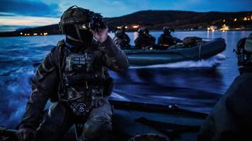 geheime Übungsmission: deutsches u-boot hilft britischen marines bei zerstörung von radarstation