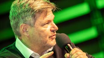 Robert Habeck wird Märchenerzähler am Theater