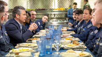 US-Militär gibt 9 Millionen Dollar für Königskrabben und Hummer aus