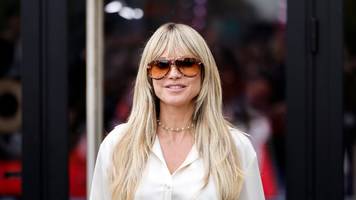 Fast hüllenlos am Strand: Heidi Klum teilt Aufnahmen aus den 90ern