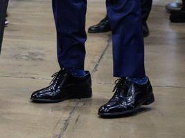 Stilkritik: Große Fußstapfen: Trumps Geschenk bringt Rubio ins Schwimmen