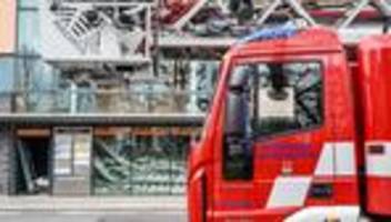 Sicherungsmaßnahmen: Eingestürzte Treppe in Ärztehaus - Straße wird freigegeben