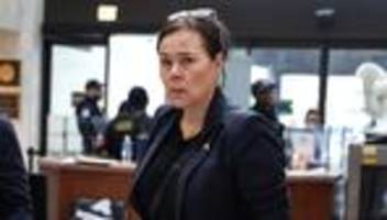 Vivian Motzfeldt: Grönlands Außenministerin tritt wegen Regierungskrise zurück