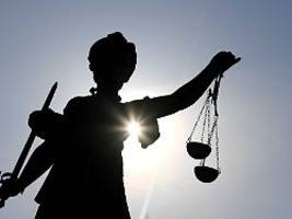 lange geplanter mord in nrw : 19-jähriger nach tötung der eigenen mutter eingewiesen