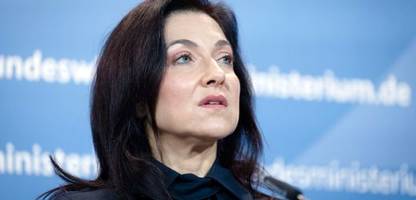 katherina reiche wegen e-mail-untersuchung in der kritik: »schlimmes bild des arbeitsklimas«