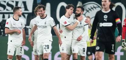 fußball-bundesliga: borussia mönchengladbach setzt sich mit sieg über fc st. pauli aus der abstiegszone ab